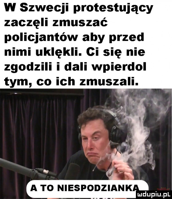 w szwecji protestujący zaczęli zmuszać policjantów aby przed nimi uklękli. ci się nie zgodzili i dali wpierdol tym co ich zmuszali. i a to niespodziank. mduplu pl