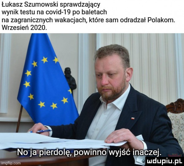 łukasz szumowski sprawdzający wyniktestu na covid    po baletach na zagranicznych wakacjach które sam odradzał polakom. wrzesień