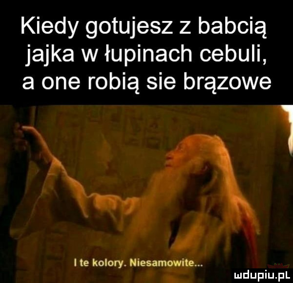 kiedy gotujesz z babcią jajka w łupinach cebuli a one robią sie brązowe i t kolory. mitsumi. abakankami