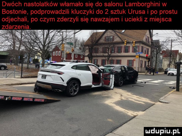 dwóch nastolatków wlamalo się do salonu lamborghini w bostonie. podprowadzili kluczyki do   sztuk urupa i po prestu odjechali. po czym zderzyli się nawzajem i uciekli z miejsca zdąlzegia