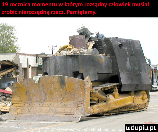 mc ca momentu w którym rnlsądny człowiek musiał zrobic merazsądną rzecz. pamiętamy