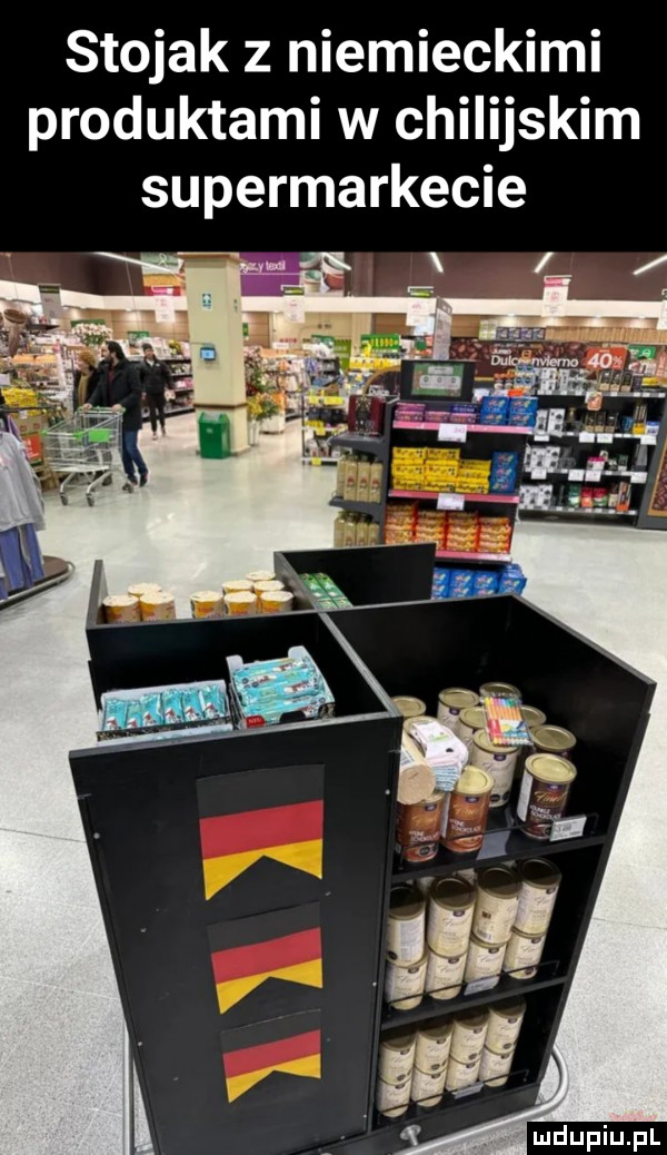 stojak z niemieckimi produktami w chilijskim supermarkecie