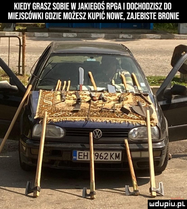 kiecy grasz sobie iii jakiegoś rpoa i oogiioozisz oo mieisoowki oazie mozesz kupie nowe zajebiste biioiiie y