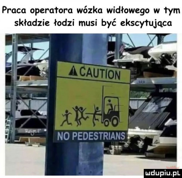 praca operufora wózka widłowego w tym składzie łodzi musi być ekscytująca