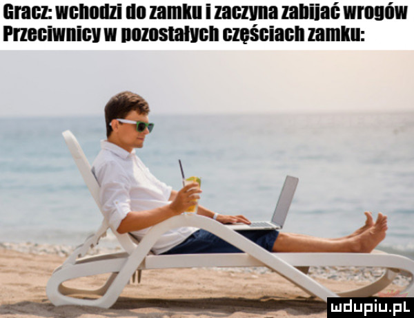 gracz wclunlzi lill zamku i zaczyna lahiiac wrogów przeciwnicy w ncmsmvcn częściach nelu g