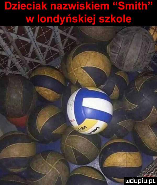 dzieciak nazwiskiem smith w londyńskiej. szkole