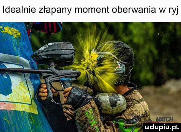 idealnie złapany moment oberwania w ryj      ﬁx jak. gapi gam