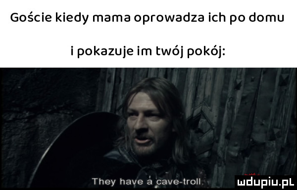 goście kiedy mamo oprowadza ich po domu i pokazuje im twój pokój